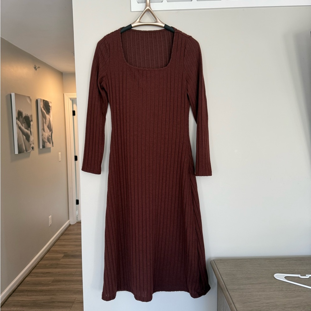 Red Ribbed Long Sleeve Midi Dress for Casual Wear